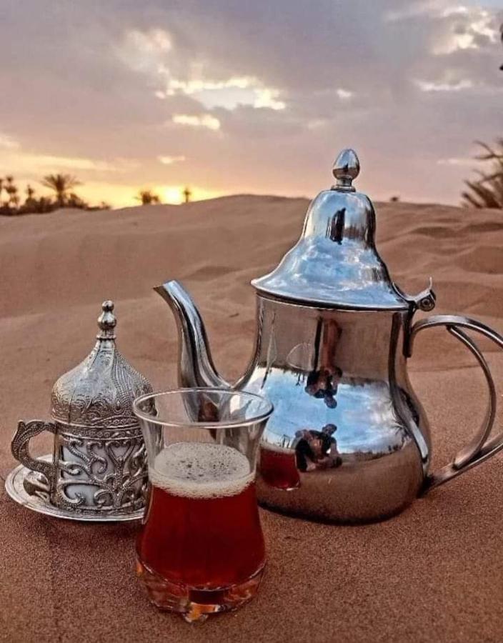 Hotel Tafouyte Luxury Camp à Merzouga Extérieur photo