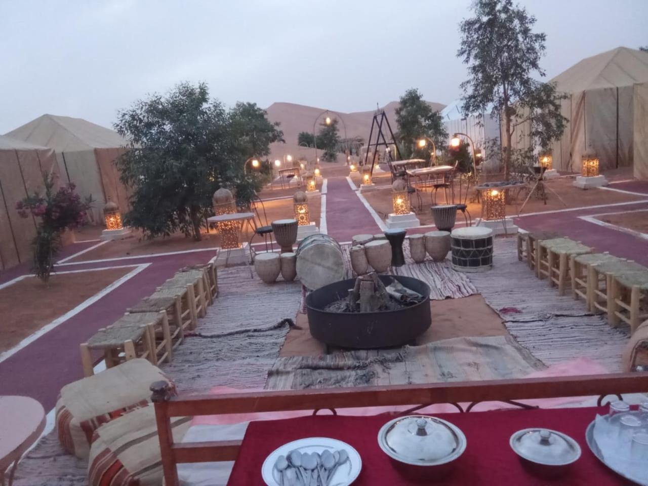 Hotel Tafouyte Luxury Camp à Merzouga Extérieur photo