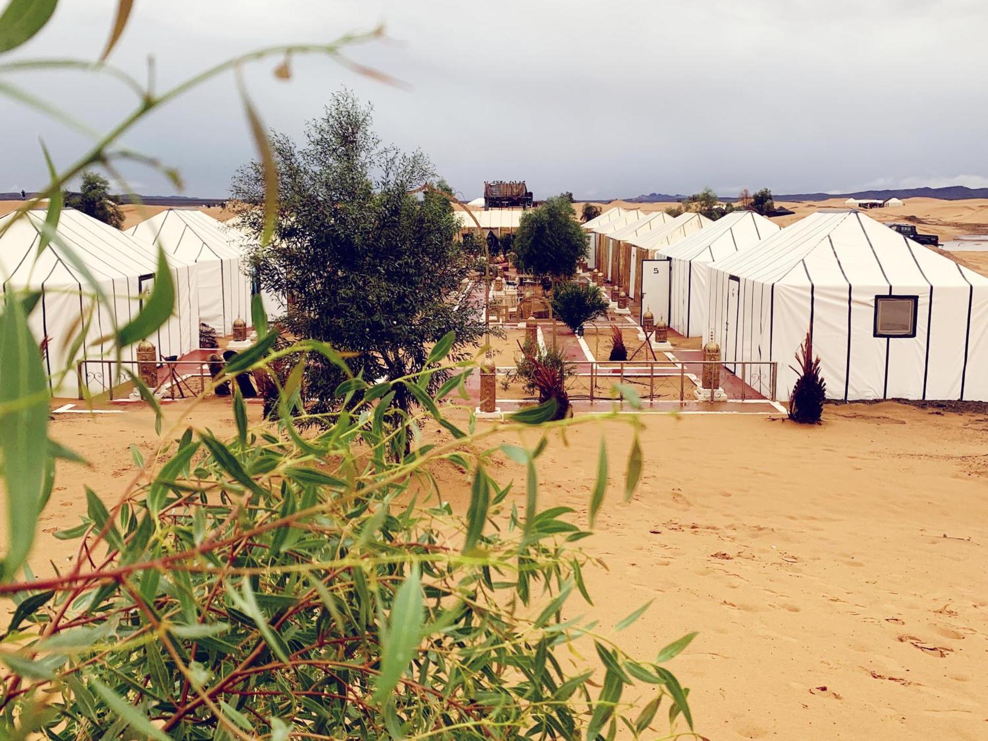 Hotel Tafouyte Luxury Camp à Merzouga Extérieur photo